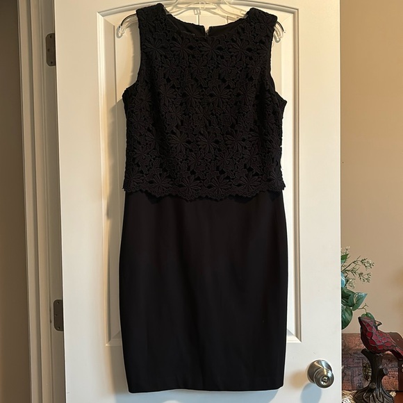 Woman’s Talbots black 14p dress. - Picture 2 of 10